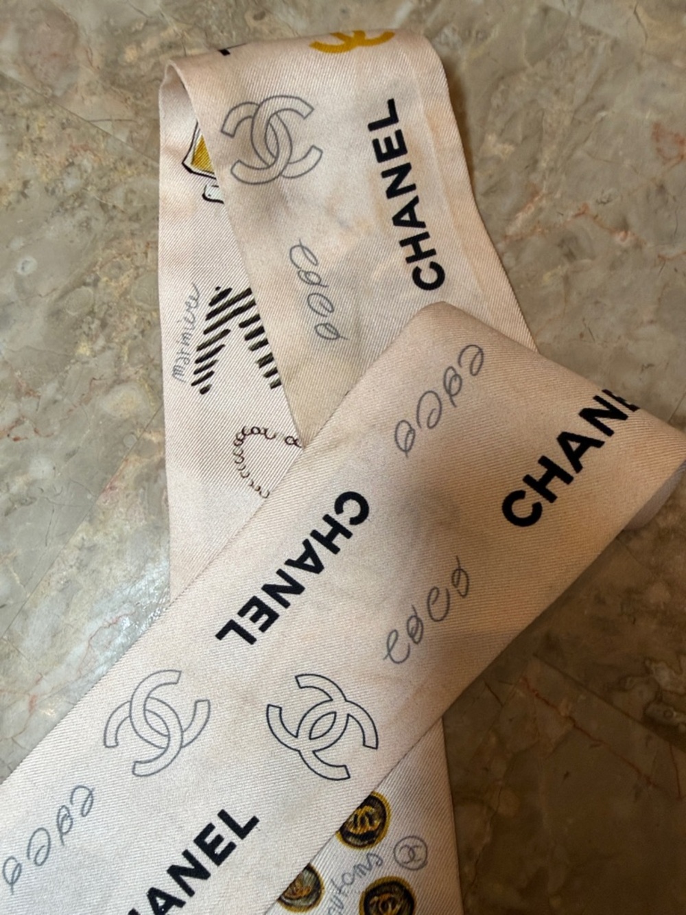 CHANEL Cream and Yellow Logo-Print Silk Twilly - Picture 9 of 12